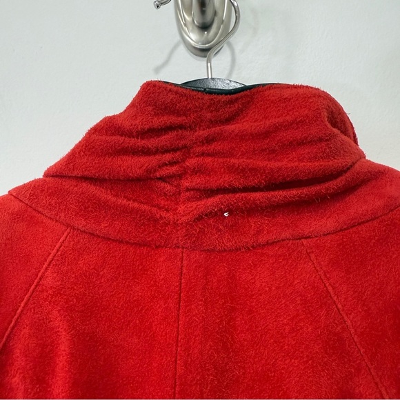 Chic Red Leather Power Jacket for Women Size M - Vintage 1980s Coat - Picture 12 of 17
